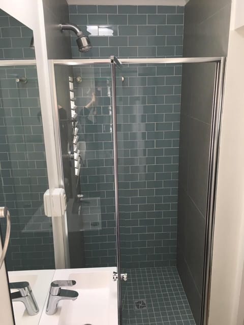 Room 6 Double Bed | Bathroom shower
