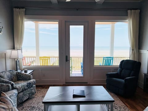 House, 4 Bedrooms | Living area | TV