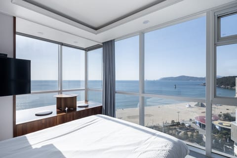 Deluxe Double Room | Individually decorated, individually furnished, free WiFi, bed sheets