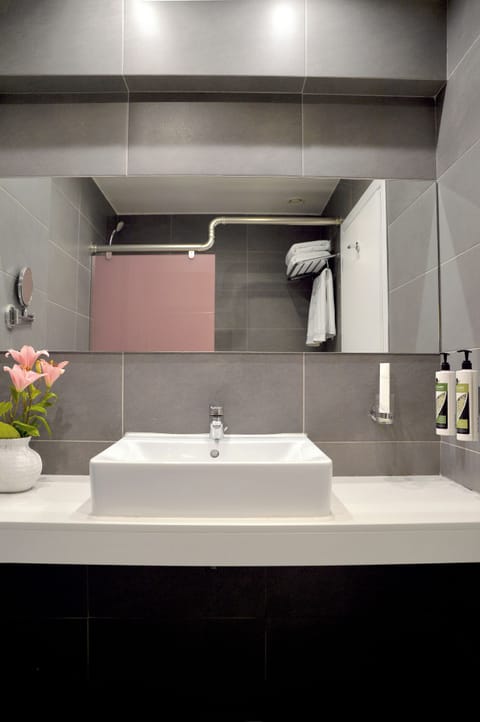 Standard Double Room, City View | Bathroom | Free toiletries, hair dryer, towels, soap