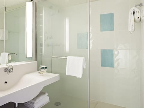 Premium bedding, down comforters, in-room safe, blackout drapes