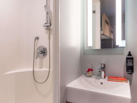 Desk, blackout drapes, soundproofing, free WiFi