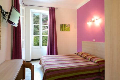 In-room safe, desk, free WiFi, bed sheets