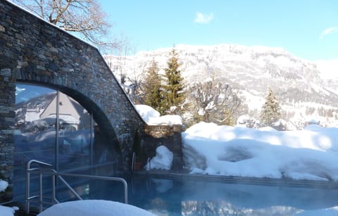 2 outdoor pools, sun loungers