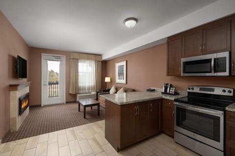 Two Room Suite, Non Smoking, Balcony (Full Kitchen) | Premium bedding, pillowtop beds, in-room safe, desk