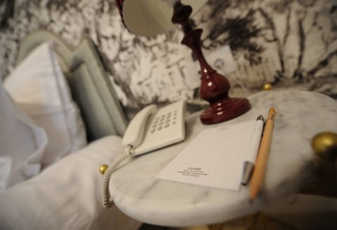 Executive Double Room | Minibar, in-room safe, desk, blackout drapes