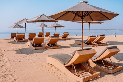 Beach nearby, sun loungers, beach umbrellas, beach towels