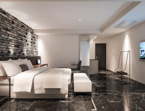 Deluxe Double Room | Down comforters, free minibar, desk, soundproofing