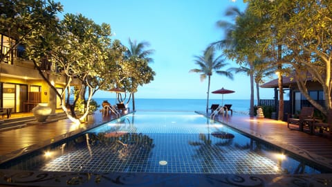 Outdoor pool, sun loungers