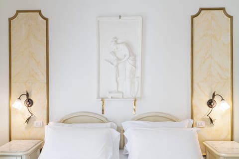Suite | Premium bedding, minibar, in-room safe, individually decorated