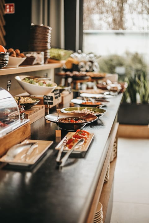 Daily buffet breakfast for a fee