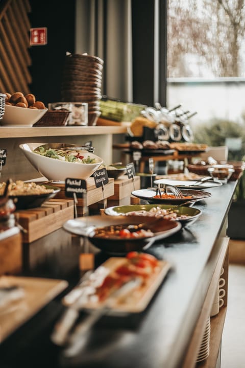 Daily buffet breakfast for a fee