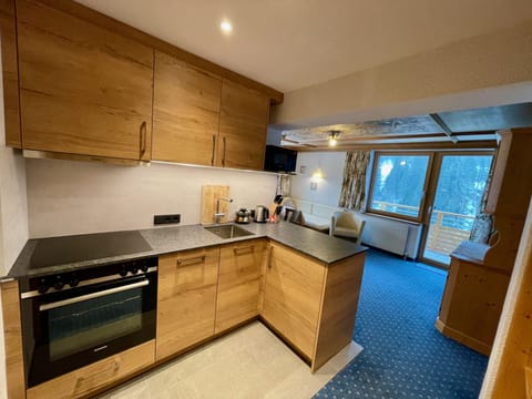 Studio, Kitchenette, Mountain View (Self Catered) | Private kitchen | Highchair