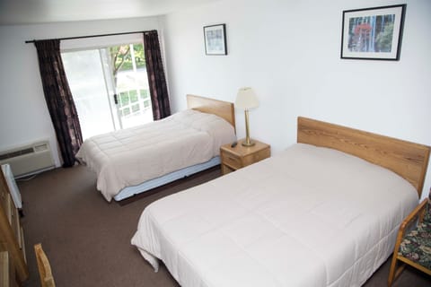 Quadruple Room | Free WiFi, bed sheets