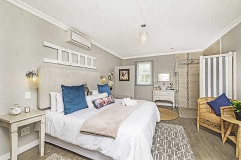 Romantic Studio, 1 Bedroom, Garden Area | Premium bedding, Select Comfort beds, individually decorated