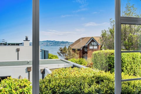 Lake End Apartment - Adults Only | Lake view
