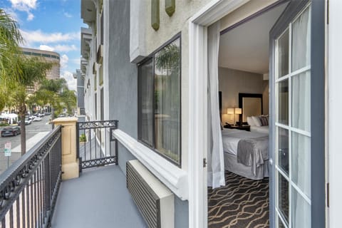 Standard Room, 2 Double Beds, Accessible, Non Smoking | Premium bedding, in-room safe, desk, laptop workspace