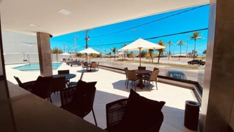 Poolside bar