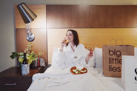 Hypo-allergenic bedding, in-room safe, desk, laptop workspace