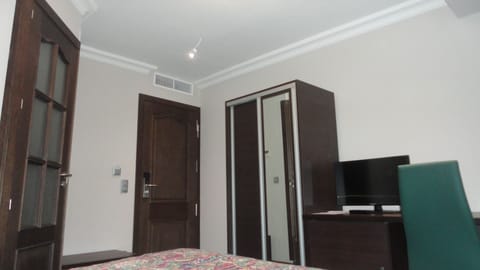 Minibar, in-room safe, desk, soundproofing