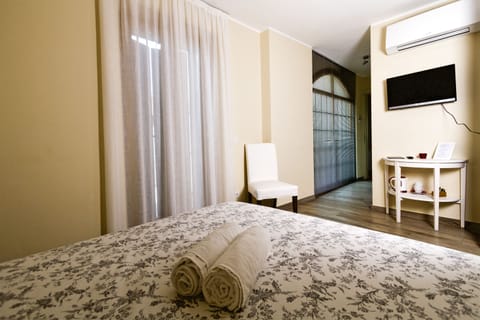 Double Room, Balcony | Premium bedding, down comforters, desk, blackout drapes