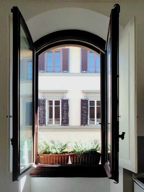 Premier Apartment | Living area | Flat-screen TV