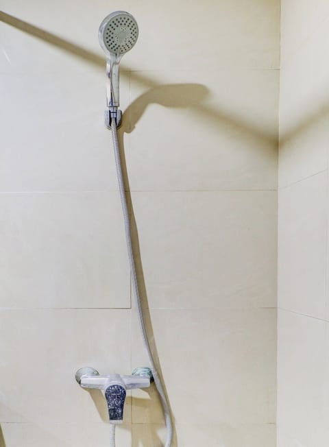 Shower, free toiletries, towels, soap