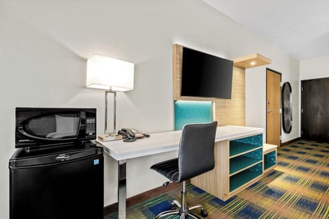 Standard Room, 2 Queen Beds, Non Smoking | Iron/ironing board, free rollaway beds, free WiFi, bed sheets