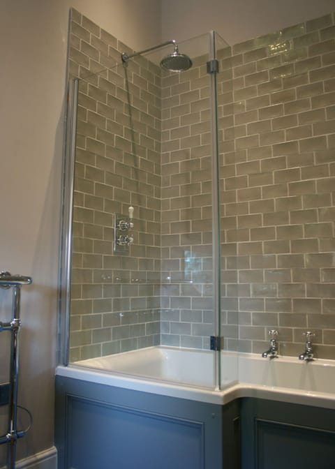 Superior Double Room, 1 Bedroom, Patio (The Boot Room) | Deep soaking bathtub