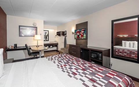 Superior Room, 1 King Bed (Smoke Free) | Desk, free cribs/infant beds, free WiFi, bed sheets