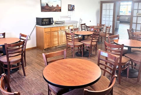 Free daily on-the-go breakfast