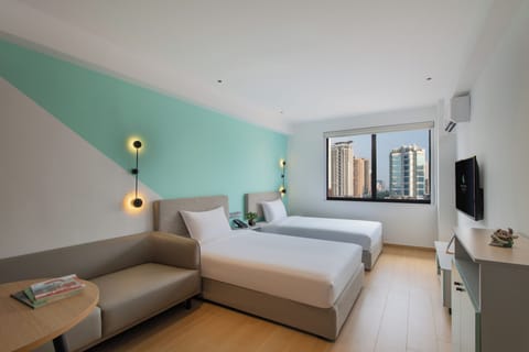 Comfort Twin Room | In-room safe, blackout drapes, free WiFi, bed sheets