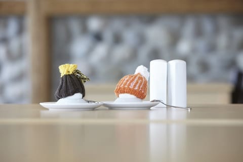 Daily buffet breakfast (CHF 12 per person)