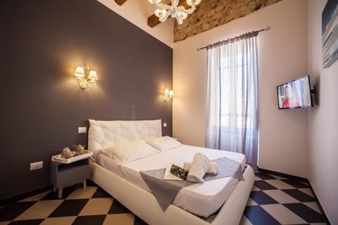 Junior Double Room | Premium bedding, individually furnished, blackout drapes, soundproofing