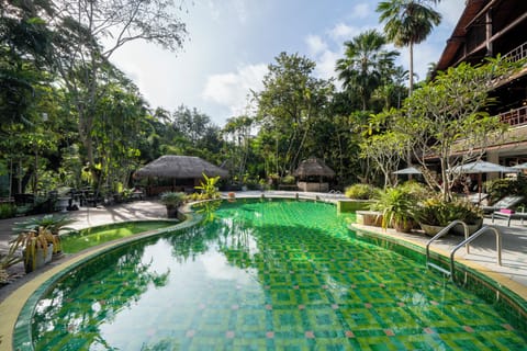 Outdoor pool, pool umbrellas, sun loungers
