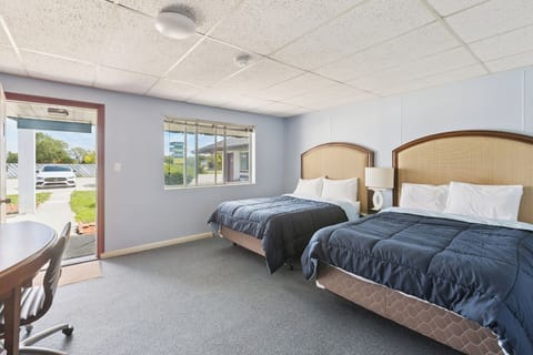 Room, Non Smoking (2 Full Beds) | Iron/ironing board, free WiFi, bed sheets