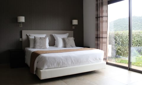 Superior Room | In-room safe, desk, soundproofing, iron/ironing board