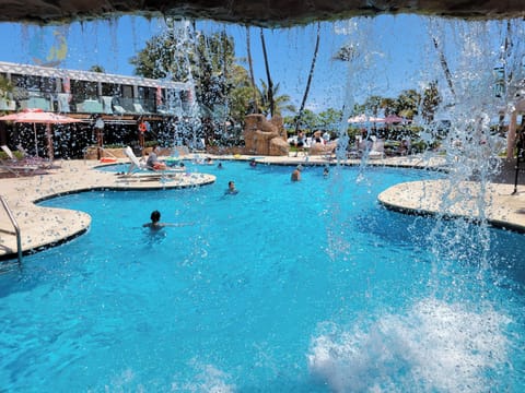 2 outdoor pools