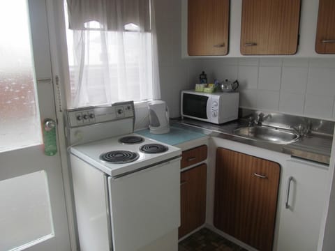 Fridge, microwave, stovetop, electric kettle