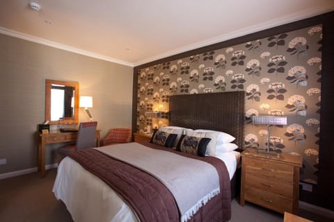 Desk, iron/ironing board, free cribs/infant beds, free WiFi