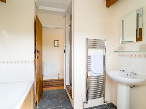 Cottage, Private Bathroom | Bathroom