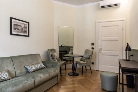 Suite | Premium bedding, down comforters, Select Comfort beds, minibar