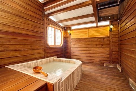 Superior Double Room | Bathroom | Combined shower/tub, spring water tub, free toiletries, hair dryer