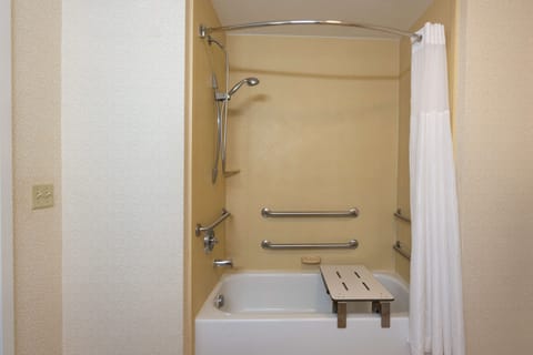 Room, 2 Queen Beds, Accessible, Bathtub | Bathroom | Towels