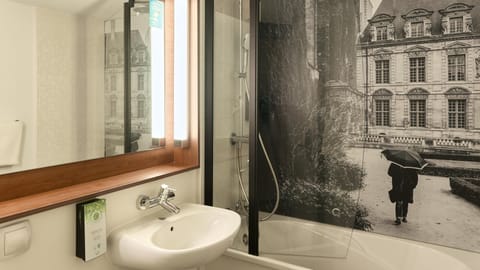 Eco-friendly toiletries, hair dryer, towels