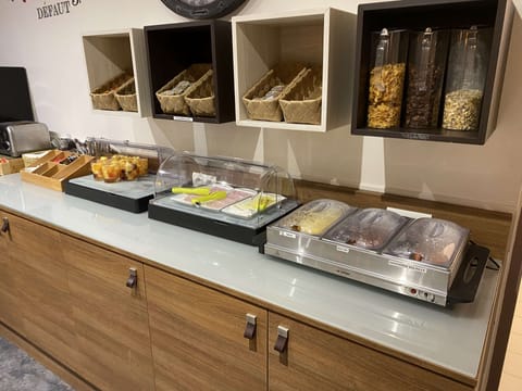 Daily buffet breakfast (EUR 12.9 per person)