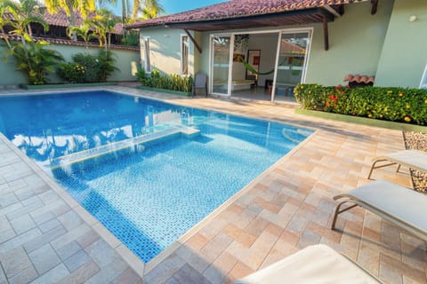 Family Villa, 4 Bedrooms (3 bathrooms) | WiFi (free), bed sheets