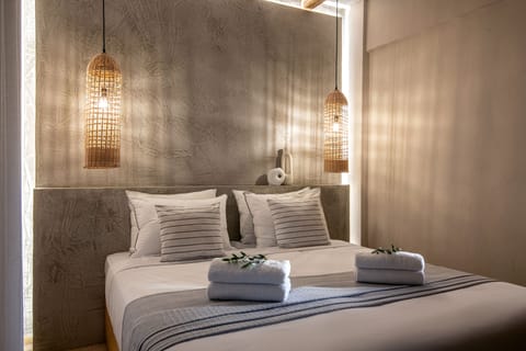Suite, Terrace | In-room safe, individually decorated, individually furnished, desk