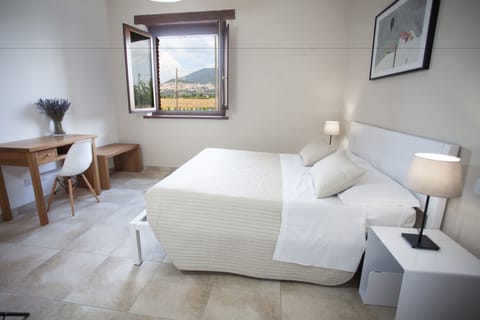 Laptop workspace, soundproofing, free WiFi, bed sheets