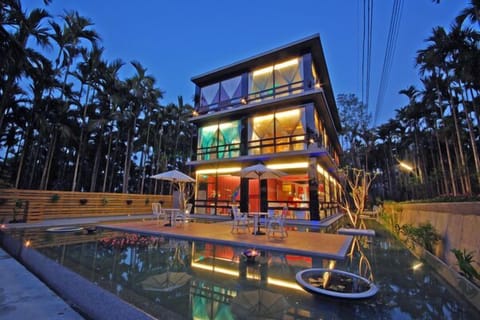 Front of property - evening/night